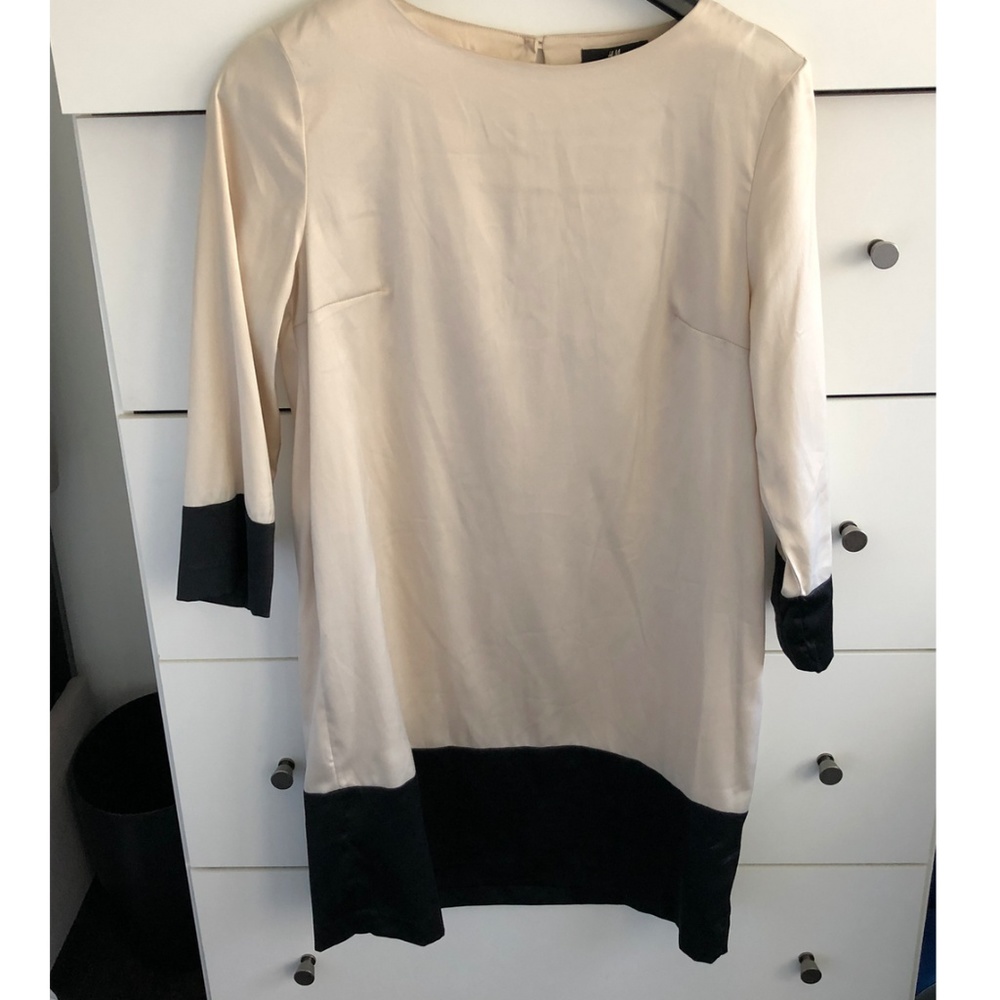 H&M 3/4 sleeve satin finish work dress